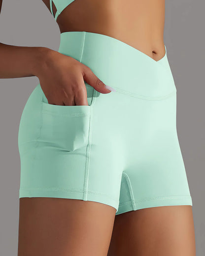 Vitalé Cameroon Seamless Pocket Scrunch Shorts - Green